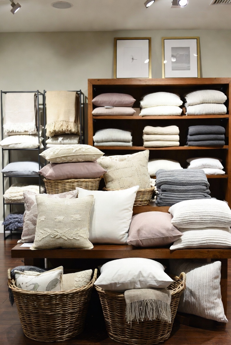 Modernes geometrisches Kissen aus Bio-Baumwolle